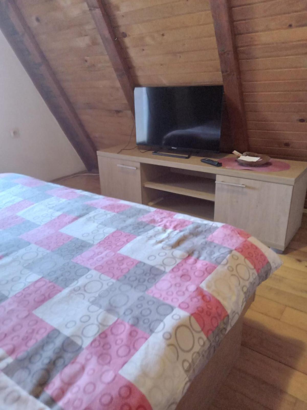 Planinska Kuca Dusan Mitrovac Exterior foto